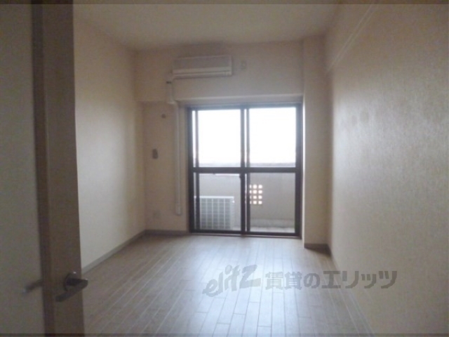 居室・リビング　７．３帖