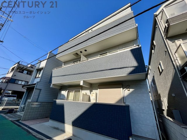 建物外観　オートロックで外部の人間が簡単に出入りできないため安心です。