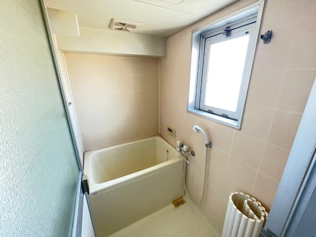 バス・シャワールーム　ゆっくりできるお風呂です