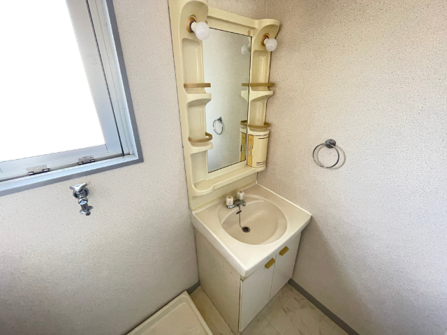 洗面設備　洗面化粧台です