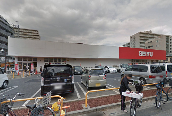 スーパー　西友草加店（スーパー）まで302m