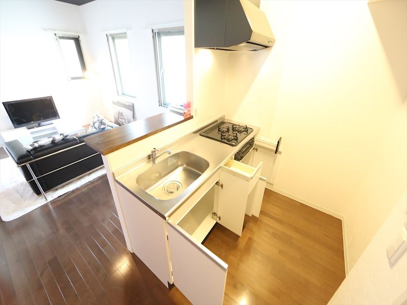 キッチン　システムキッチン（ガス3口コンログリル付）カウンターキッチン