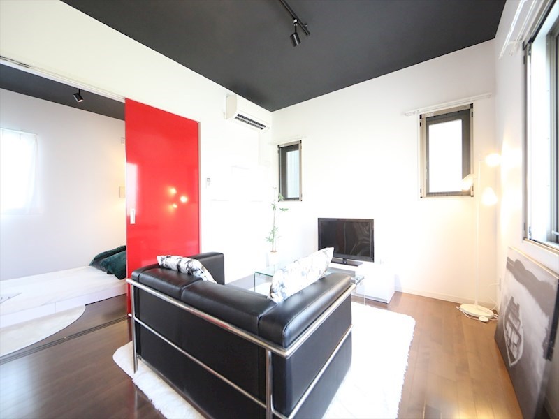 居室・リビング　ＬＤＫ12.5帖　洋室6.7帖　つなげても仕切っても使えます