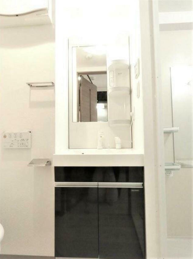 洗面設備　身支度に欠かせない独立洗面台♪