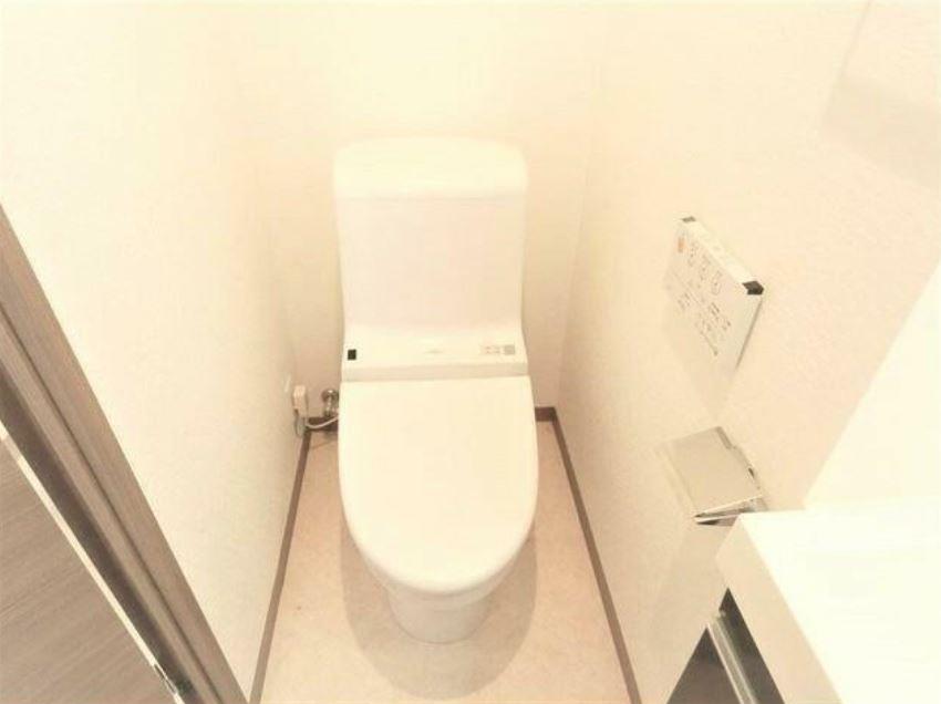 トイレ　嬉しい温水洗浄便座♪