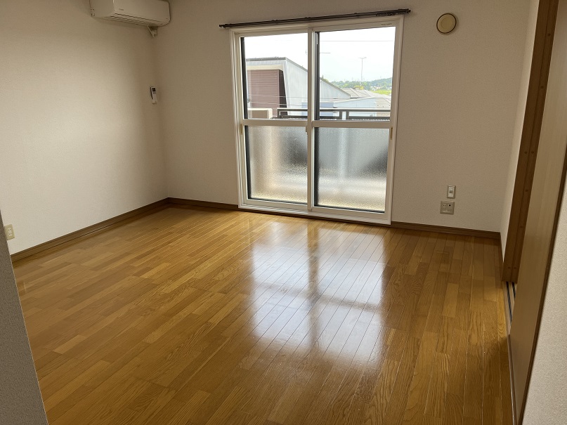 居室・リビング　302号室の画像になります