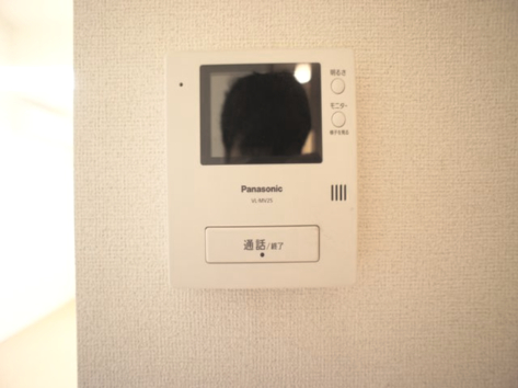 セキュリティ　訪問者の確認ができるTVドアホン付きです♪