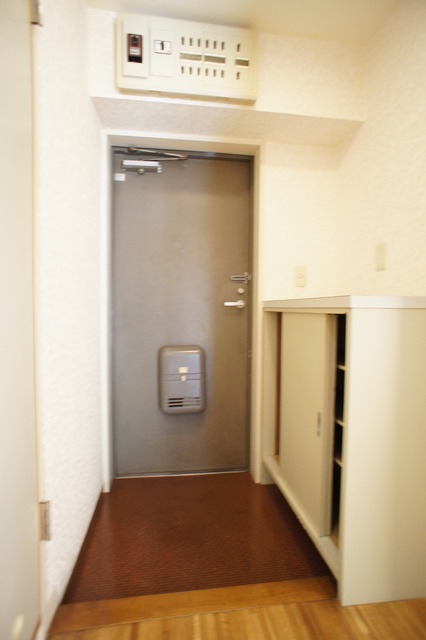 玄関　下駄箱付きで玄関はいつでもスッキリ