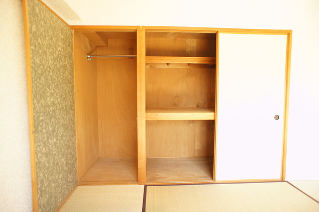 収納　昔ながらの押入れタイプはお荷物が多い方も安心の収納力