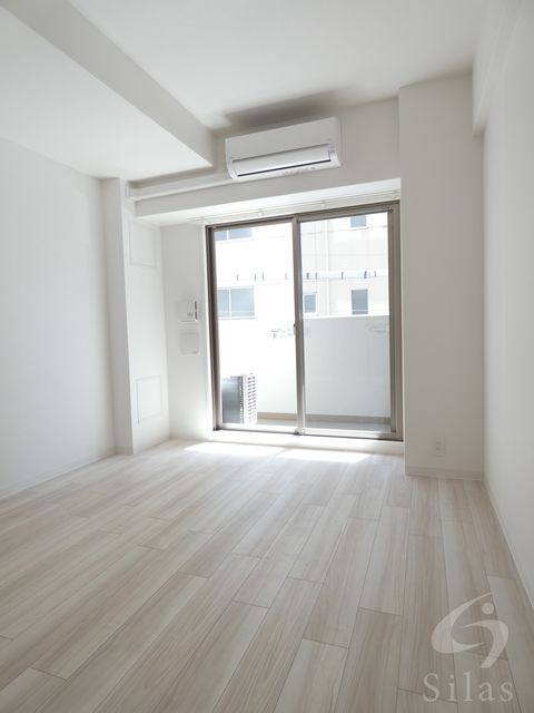 居室・リビング　モデルルーム（参考・色違いあり写真）