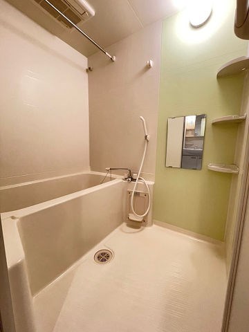 バス・シャワールーム　お風呂です