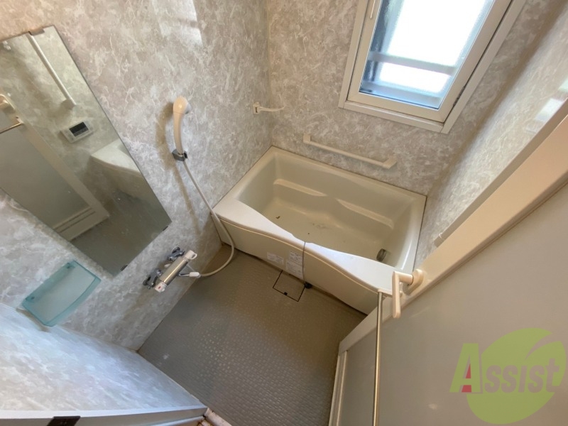 バス・シャワールーム　お風呂になります。一日の疲れを癒してくださいね。