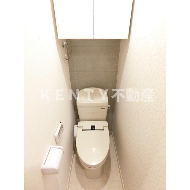 トイレ　クリーニング前の写真です。