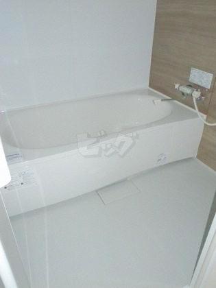 バス・シャワールーム　ゆったりとした浴槽で快適バスタイム♪