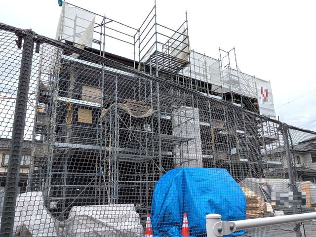 建物外観　建築中