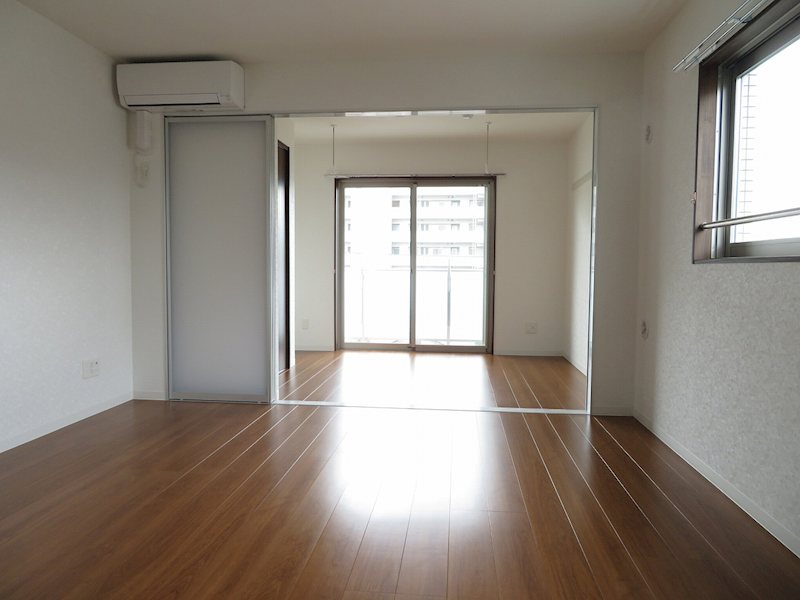 その他部屋・スペース　扉を開けると広々空間に