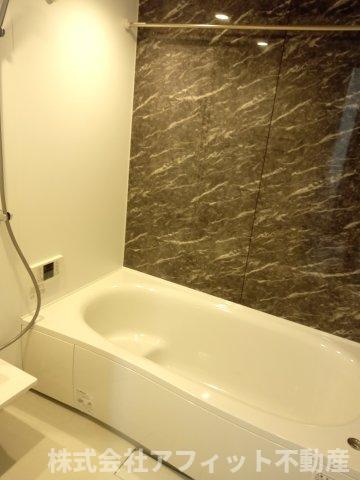 バス・シャワールーム　追い焚き機能付き