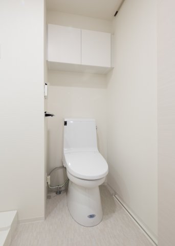 トイレ　※同タイプ参考写真です（カラータイプが異なる場合がございます