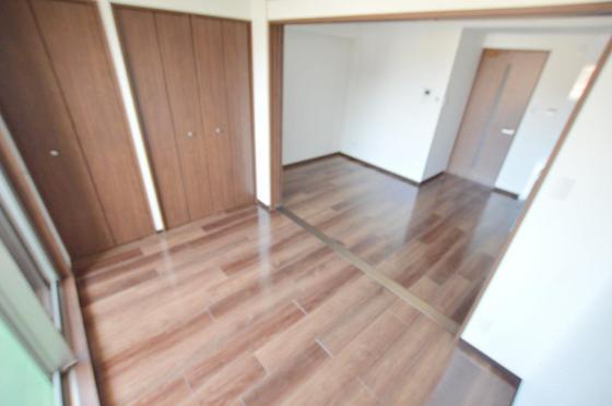 その他　仕切りを開ければ広々居室として使えます