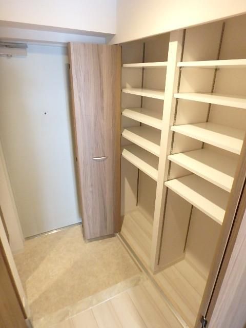 玄関　別部屋参考写真です