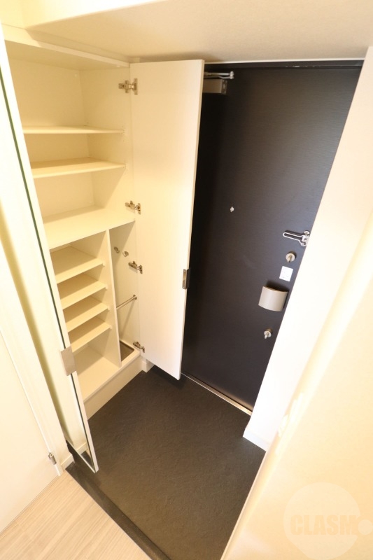 玄関　シューズボックスで玄関もスッキリ