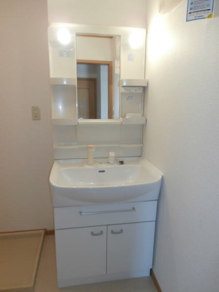 洗面設備　同仕様