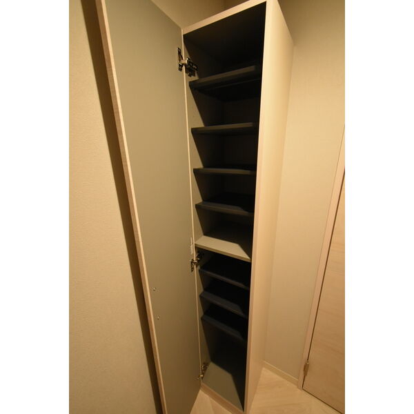 その他設備　玄関収納です♪