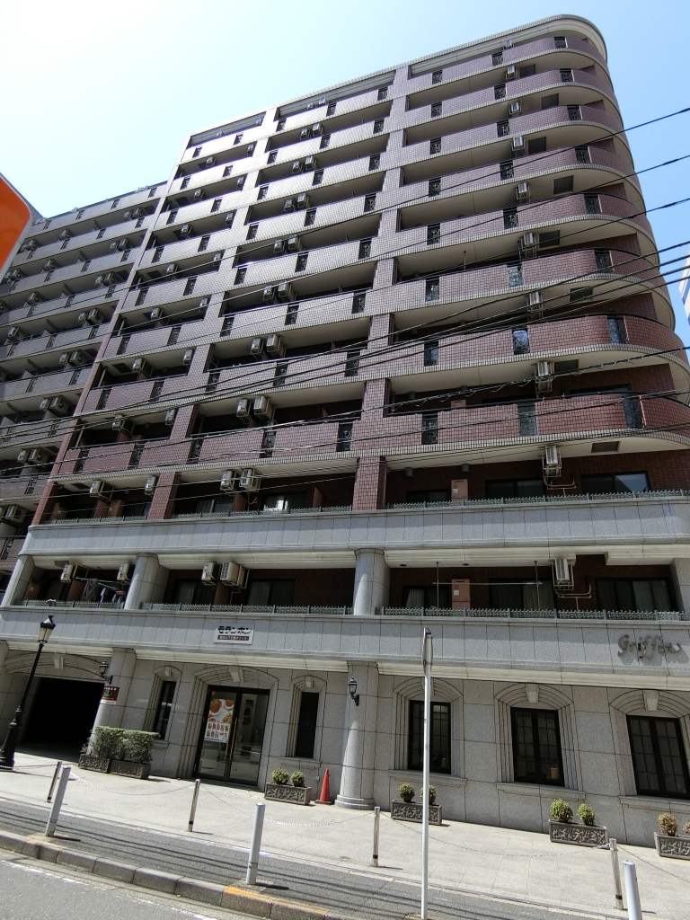 建物外観　お洒落なタイル張り！！