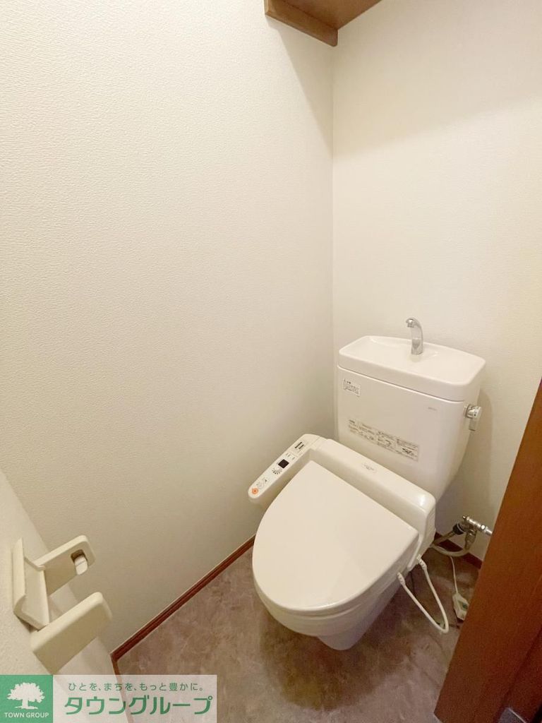 トイレ　※清掃中のものとなります。