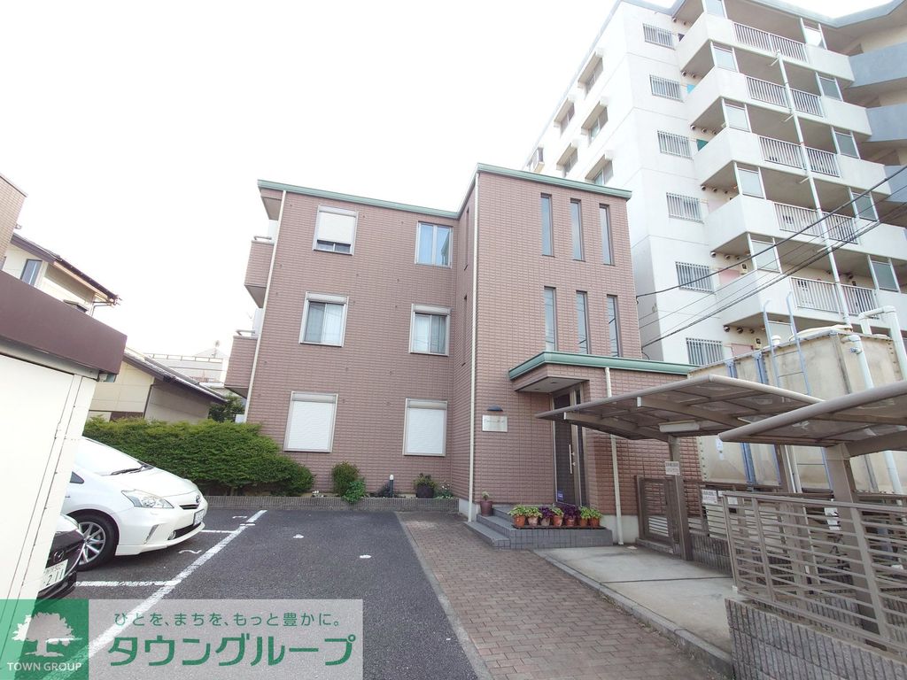 建物外観　オートロックや駐輪場も完備