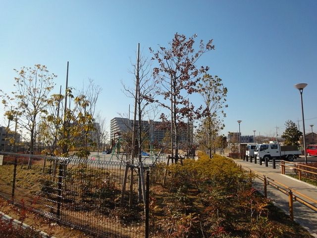 公園　東松戸中央公園（公園）まで440m