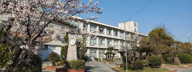中学校　姫路市立灘中学校（中学校）まで300m