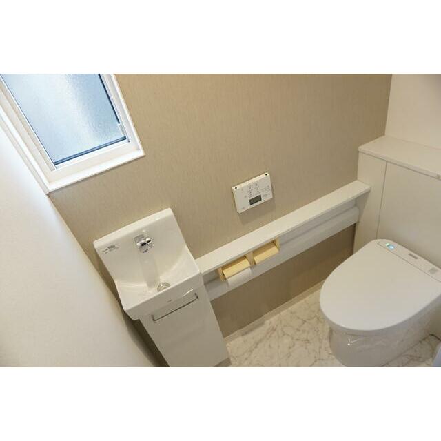 トイレ　トイレは各階にあります