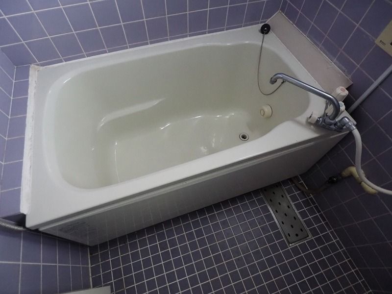バス・シャワールーム　コンパクトで使いやすいお風呂です