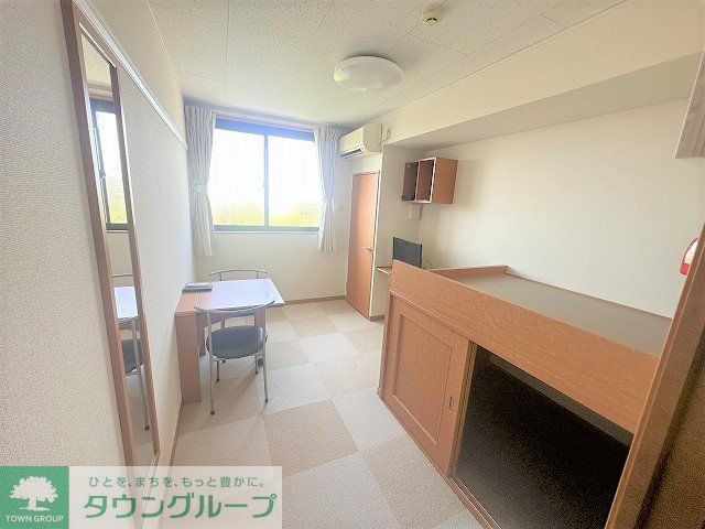 居室・リビング　「同タイプの部屋の写真です」「現況優先」