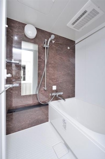 バス・シャワールーム　バスルーム