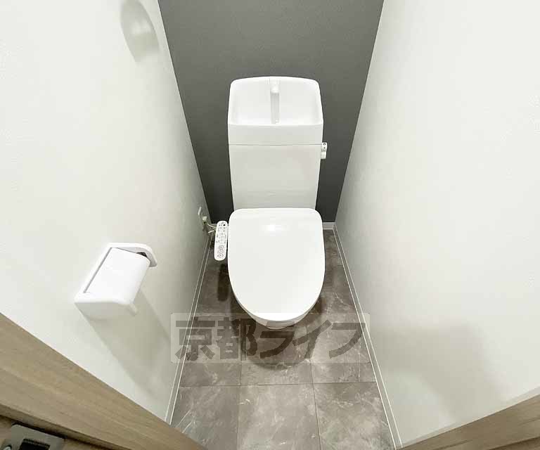 トイレ　ウォシュレットつき