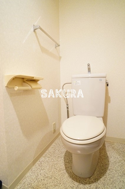 トイレ　落ち着いた色調のトイレです♪