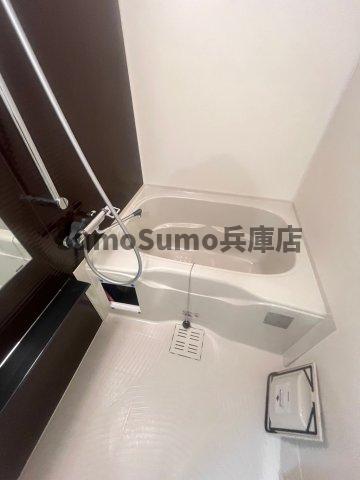 バス・シャワールーム　コンパクトで使いやすいお風呂です