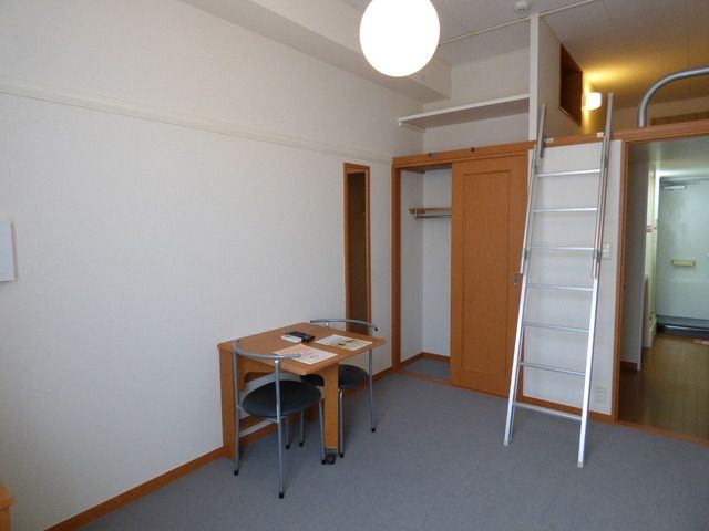 居室・リビング　家具付