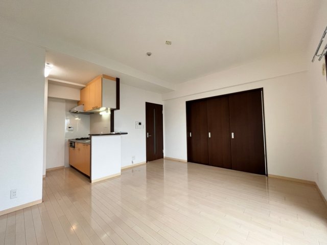 居室・リビング　別号室の写真です。ご参考までに