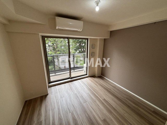 居室・リビング　別号室参考写真