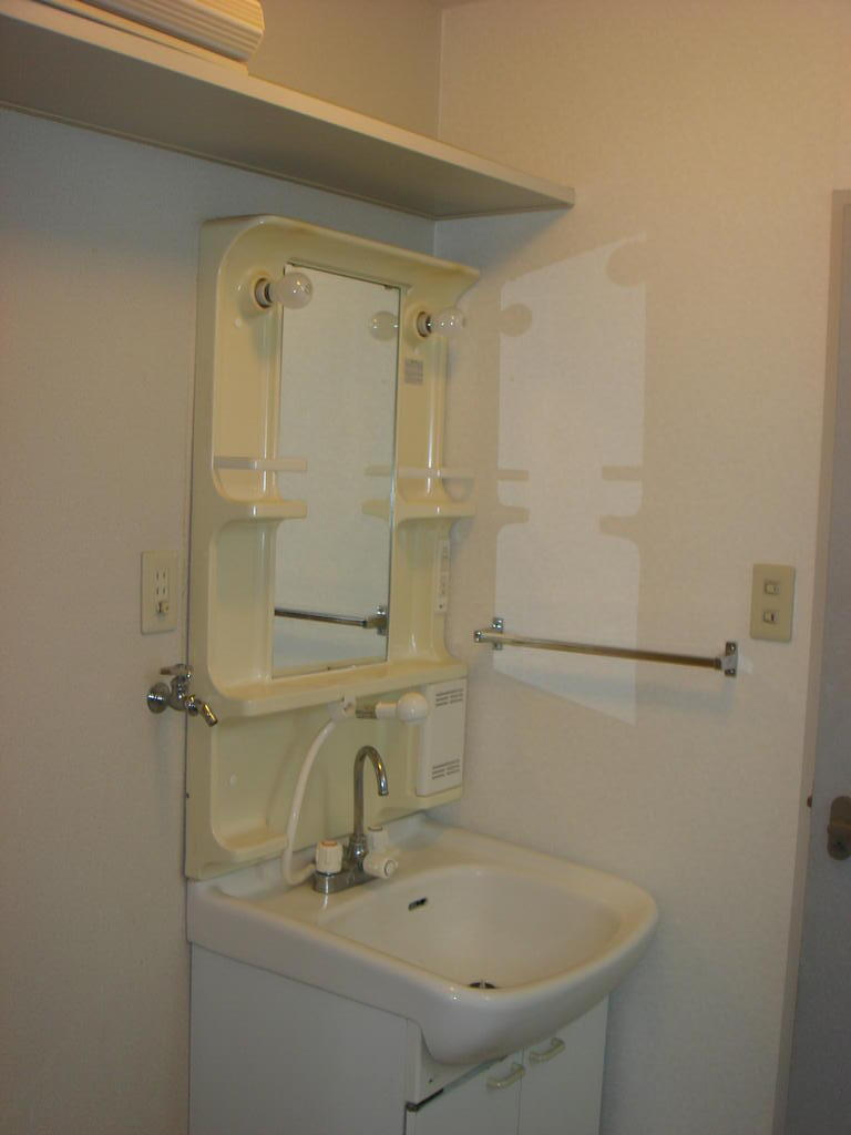 洗面設備　シャンプードレッサー付き洗面所