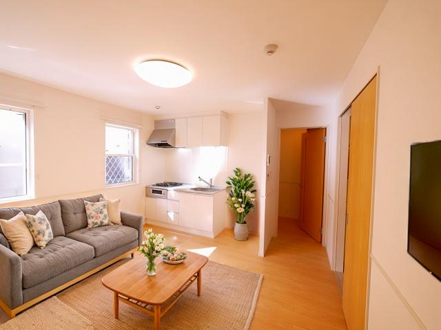 居室・リビング　CGで家具等を配置したもので家具等は含まれません