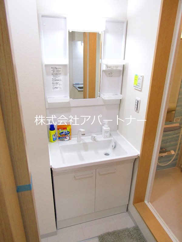 洗面設備　※雑貨はサンプルです。
