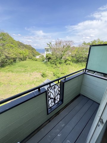 バルコニー　お部屋から海が見えます！