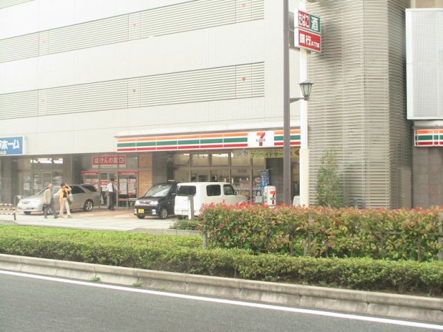コンビニ　セブンイレブン（コンビニ）まで60m