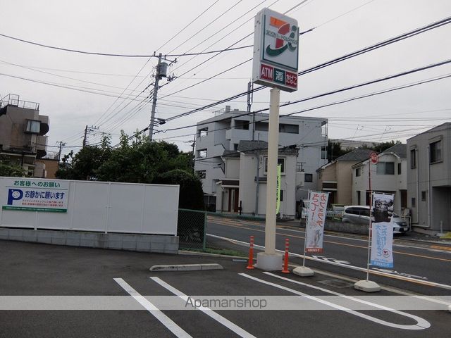 コンビニ　セブンイレブン（コンビニ）まで318m