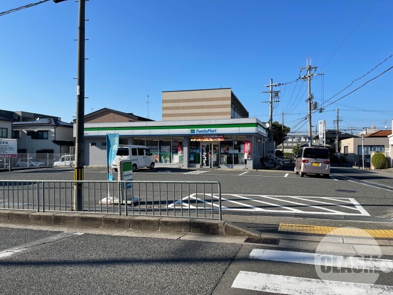 コンビニ　ファミリーマート堺鳳西町店（コンビニ）まで388m