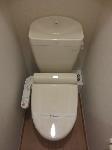 その他　温水洗浄機付き